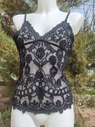 Top de encaje negro