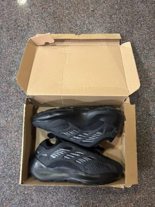 Adidas Yeezy 700 Talla 41