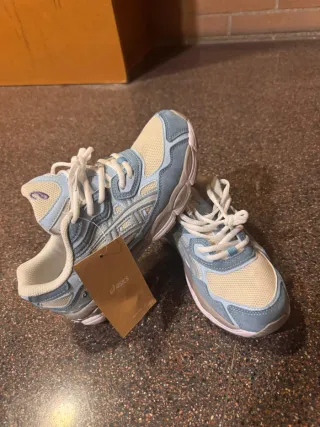 Asics Gel Talla 40 Beige/Azul