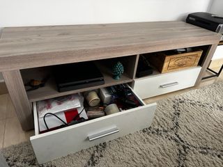 Mueble TV madera y blanco