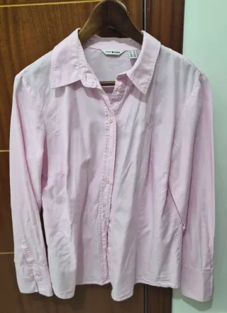 Camisa rosa de manga larga