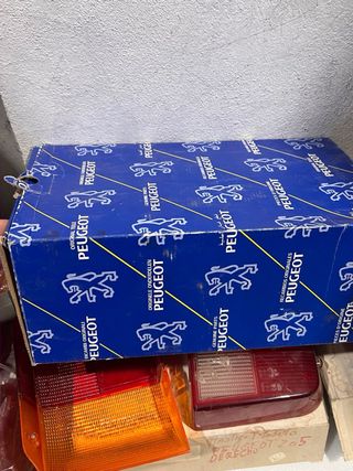 Piloto + Espejo retrovisor izquierdo Peugeot