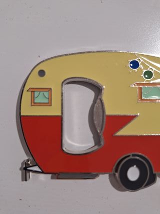 Imán frigorifico CARAVANA abridor  botellas NUEVO