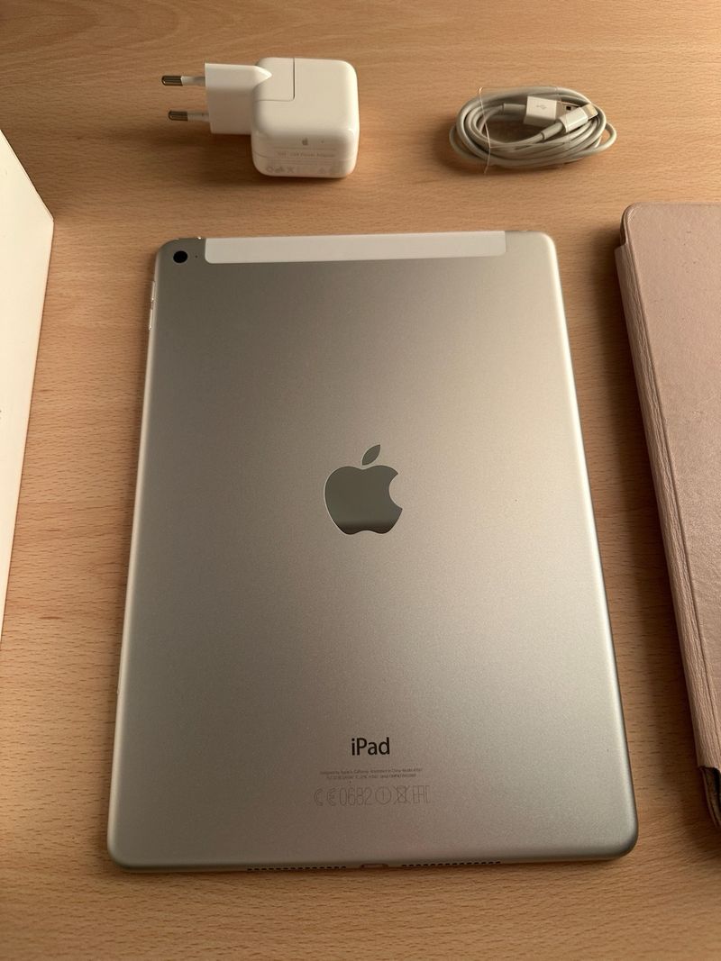 iPad Air 2 16GB Wi-Fi + Cellular + Funda