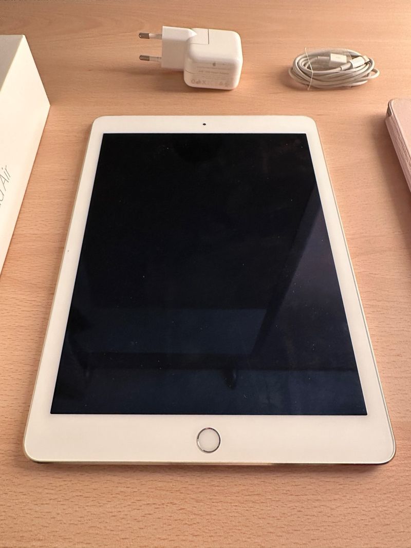 iPad Air 2 16GB Wi-Fi + Cellular + Funda afbeelding 2