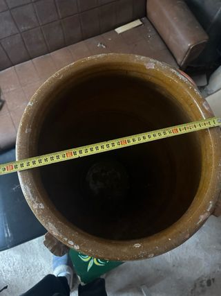 Tinaja de barro grande