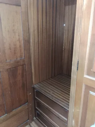 Armario madera 3 puertas