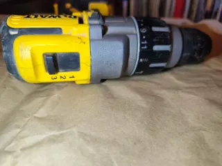 Taladro Percutor DeWALT DCD996N