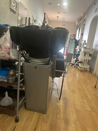 Lavacabezas con reposapiés eléctrico