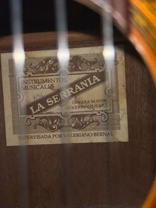 Guitarra Valeriano Bernal La Serrania