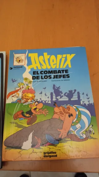 Lote cómic Tintin y Astérix.