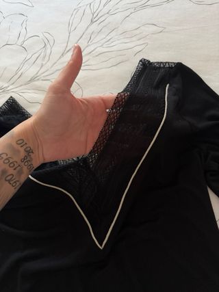 Camiseta de Morgan negra con encaje talla S