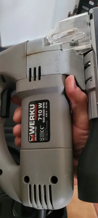 Sierra de calar Werku con maletín  Wk401750 710w