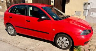 SEAT Ibiza 2004 1.4 gasolina 130.000 km 5 puertas