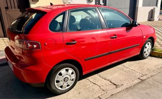 SEAT Ibiza 2004 1.4 gasolina 130.000 km 5 puertas