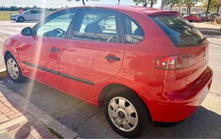 SEAT Ibiza 2004 1.4 gasolina 130.000 km 5 puertas