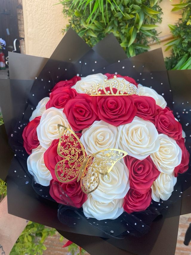 Regala ramo “pasión y ternura” 30 rosas