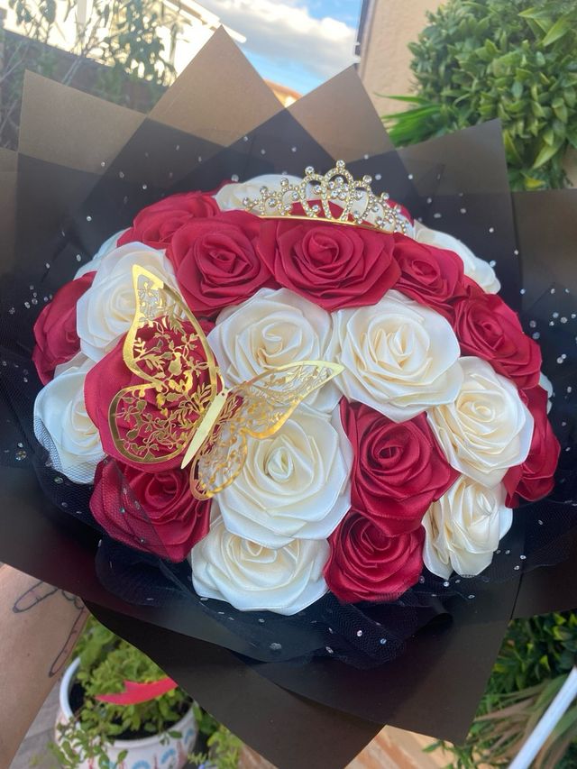 Regala ramo “pasión y ternura” 30 rosas