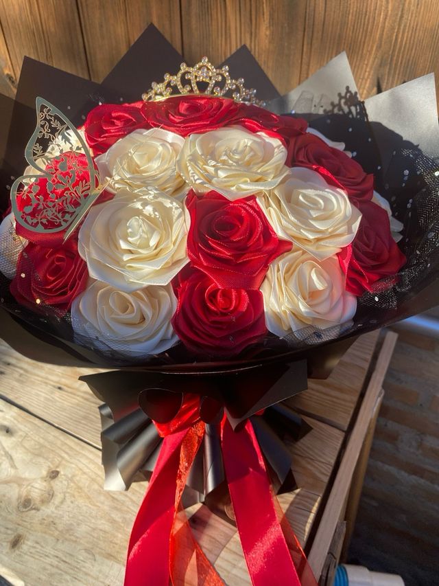 Regala ramo “pasión y ternura” 30 rosas