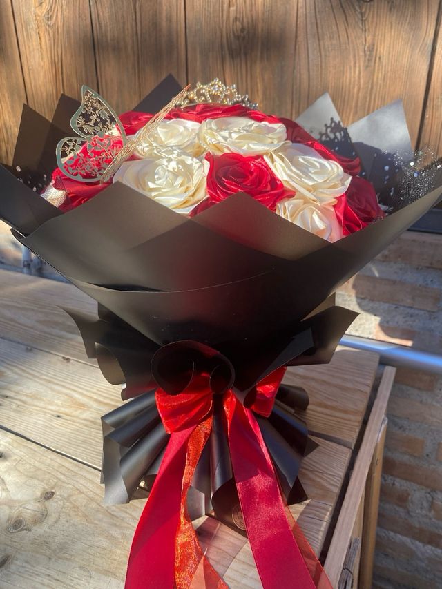 Regala ramo “pasión y ternura” 30 rosas