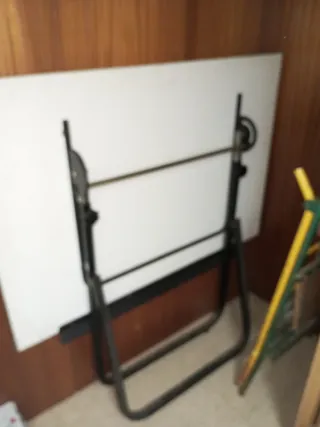 Mesa de dibujo/lectura inclinable