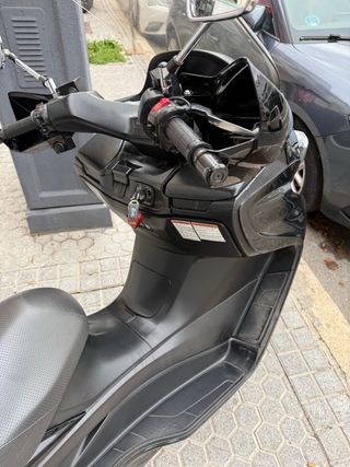 Suzuki Burgman 400 Maxi Scooter 2009