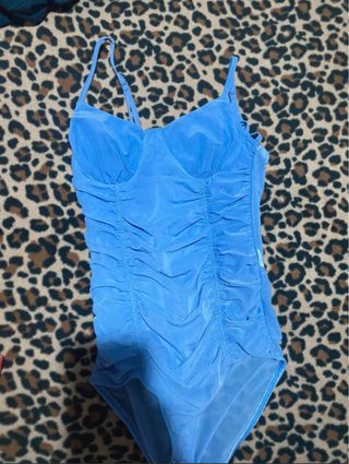 Body morado con fruncido