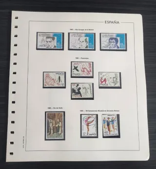 Año 1985 sellos ESPAÑA completo + 5 hojas
