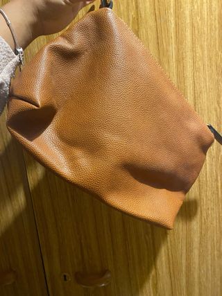 Bolso Beige y Plateado (+ un bolso de accesorio)