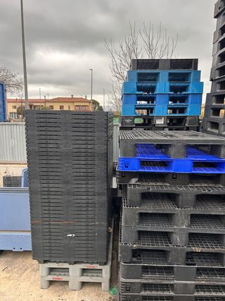 Palets apilables de plástico