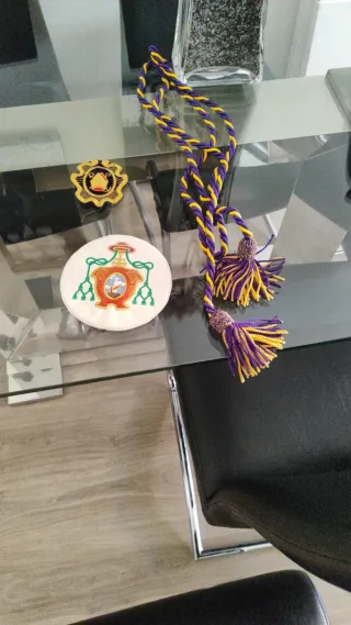 Ropa Nazareno Hermandad de la Maxarwa: Capa, Túnic