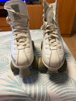 Patines 4 ruedas talla 37 y 38 en rosa