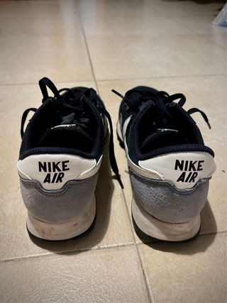 Zapatillas Nike Air Pegasus Negras/Grises