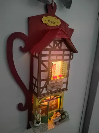 Casita miniatura Rolife, bonito colgador