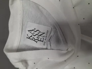 Camiseta blanca con pedrería