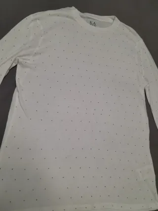 Camiseta blanca con pedrería