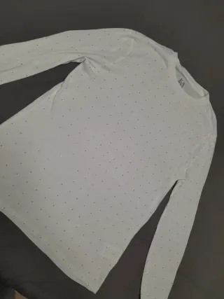 Camiseta blanca con pedrería