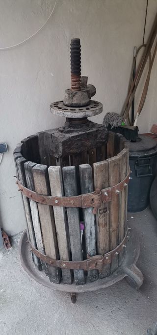 Prensa Antigua Uva Madera Metal