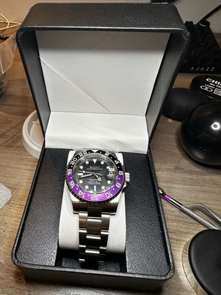 Reloj Seiko GMT Negro y Lila