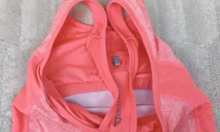 Camiseta técnica con sujetador talla M