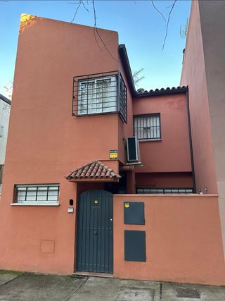Se vende casa adosada