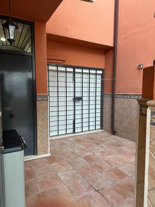 Se vende casa adosada