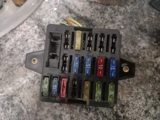 Caja de fusibles Opel frontera A