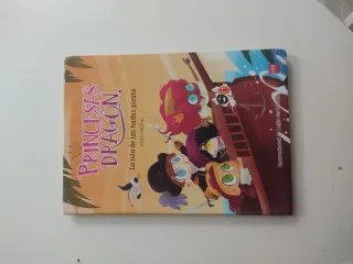 Princesas Dragón 4: La isla de las hadas pirata