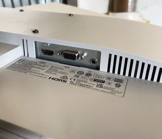 Pantalla Lenovo 24”