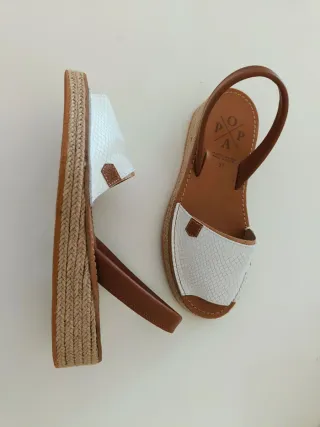 Menorquinas POP A blancas y marrón T.37