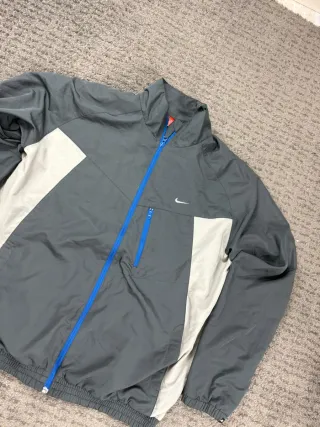¡¡OFERTA!! Talla XL Chaqueta Nike Impermeable