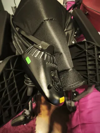 Silla de ruedas eléctrica plegable.