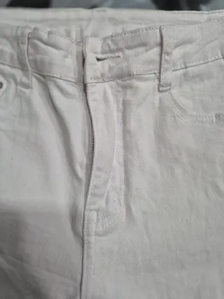 Prenda blanca sin usar