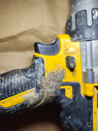 Taladro Percutor DeWALT DCD996 18V Brushless